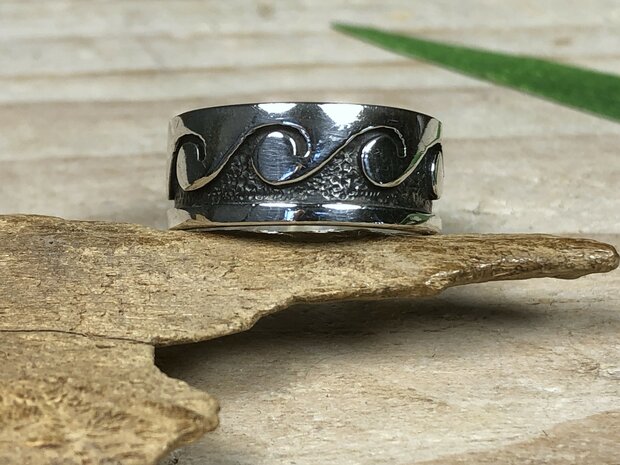 zilveren ring met golven